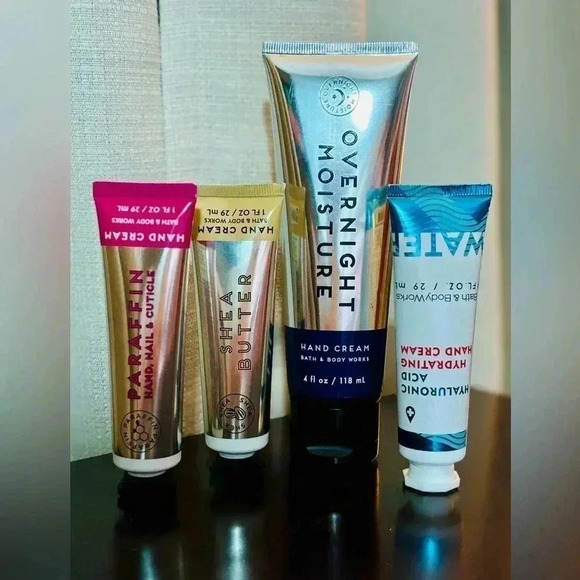 Overnight moisture, hyaluronic acid, shea butter and paraffin Hand Creams. - Picture 2 of 4